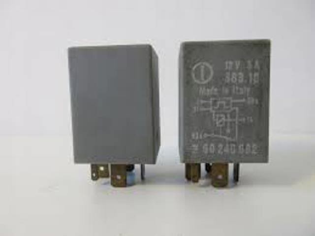 Реле склоочисника 90240092 OPEL