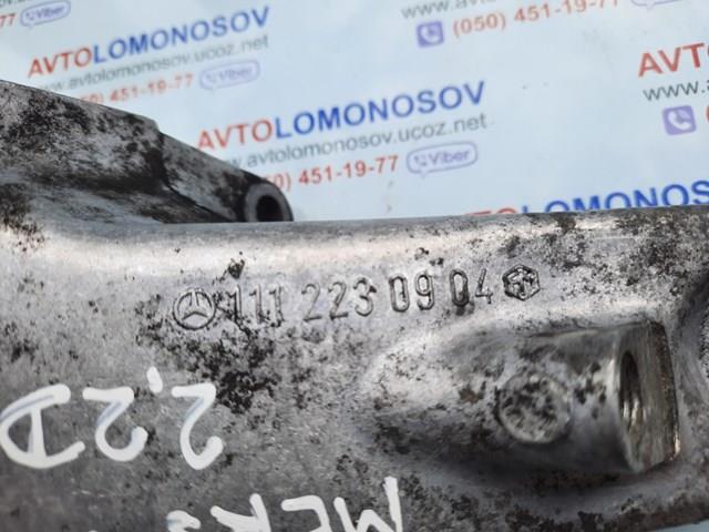 Кронштейн подушки (опори) двигуна, лівої 1112230904 MERCEDES