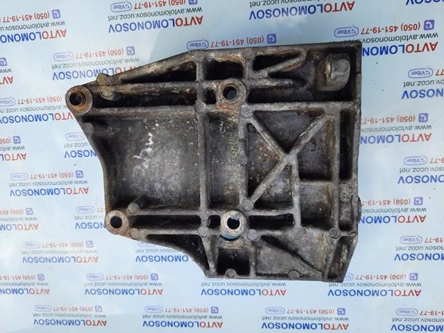 Кронштейн компресора кондиціонера 6052340239 MERCEDES