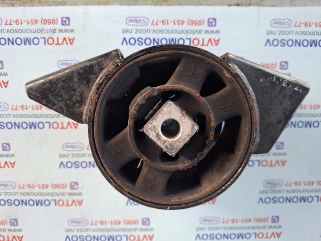 Опора двигуна задня 96496852 GM