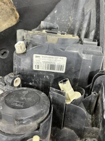 Основна фара - вставка 8114002540 TOYOTA