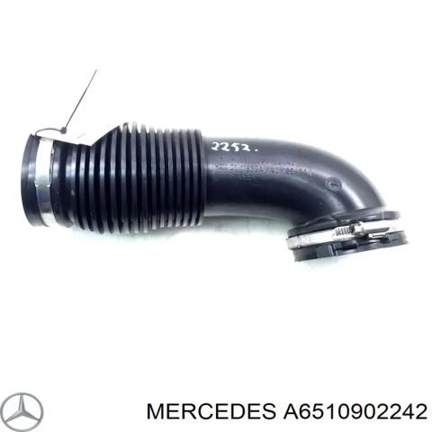 Патрубок повітряний, вихід повітряного фільтра A6510902242 MERCEDES