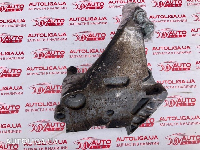 Кронштейн подушки (опори) двигуна, правої 03G199207A VAG