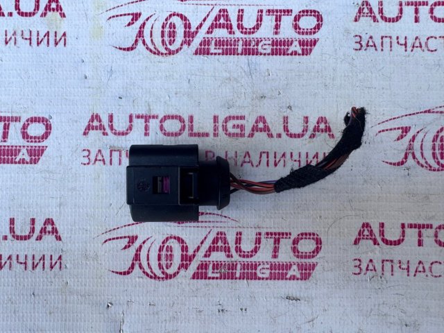 Роз'єм (фішка) дросельної заслінки 1J0973713 VAG