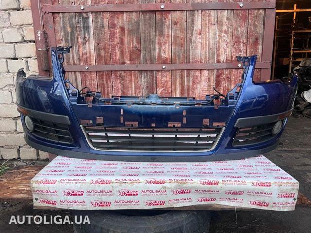 Бампер передній 3C0807221 VAG