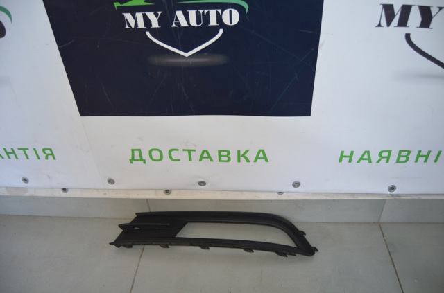 Заглушка протитуманок, ліва 3G0853665 VAG