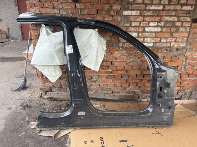 Отвір передніх правих дверей 41007955060 BMW