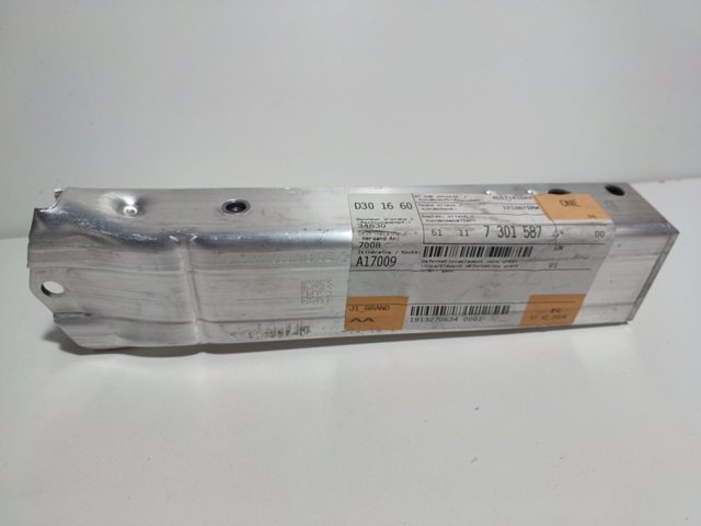 Кронштейн підсилювача переднього бампера 51117301587 BMW
