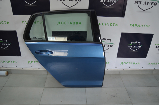 Двері пасажирські задні праві 5G4833056AD VAG