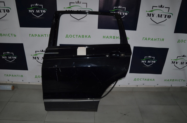 Двері пасажирськи задні ліві 5N0833055A VAG