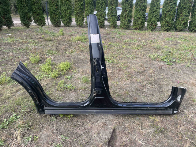 Стійка центральна, права 6131142040 TOYOTA