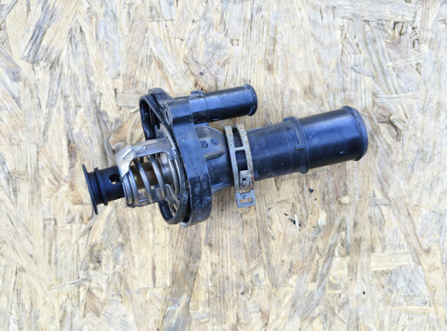 Автомобільний термостат FR3Z8575A FORD
