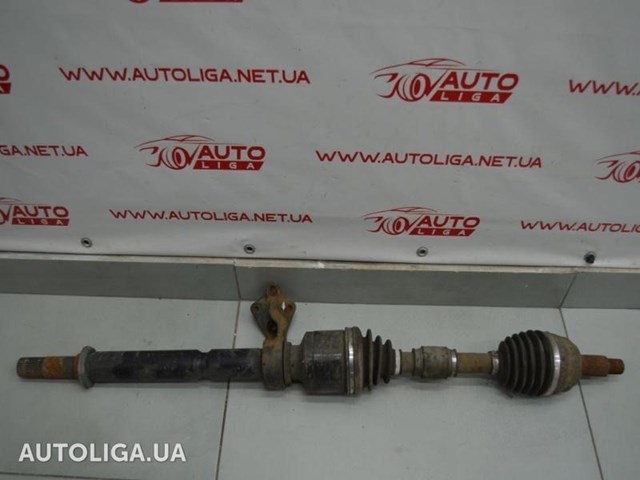 Привід правий GD782550XC MAZDA