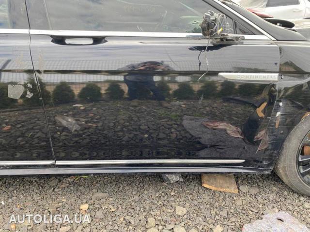 Пасажирські передні двері GD9Z5420124B FORD