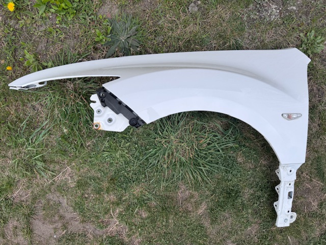 Бічна частина передня ліва GS1D52210B MAZDA
