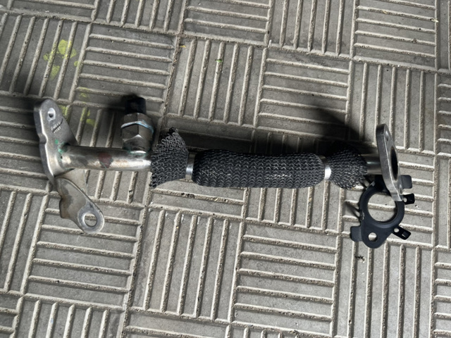 Патрубок радіатора системи рециркуляції ОГ K2GZ9E469A FORD