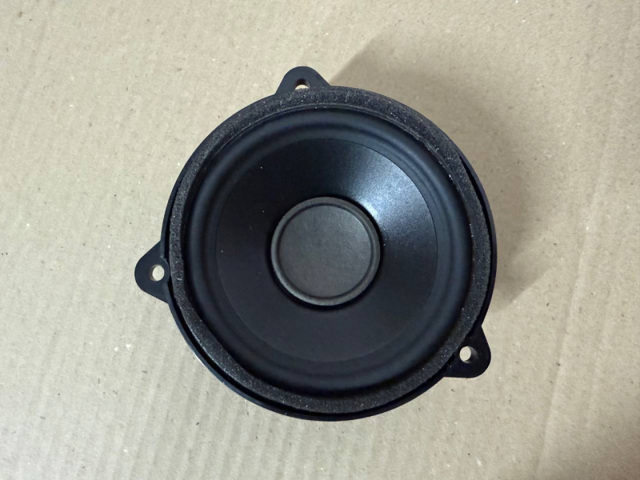 Динамік задньої полиці LR025876 LAND ROVER