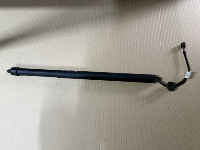 Стійка задніх дверей LR083139 LAND ROVER