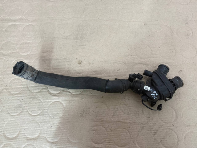 Корпус термостата LR095895 LAND ROVER