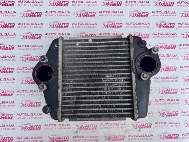 Радіатор интеркуллера R2AX13565 MAZDA
