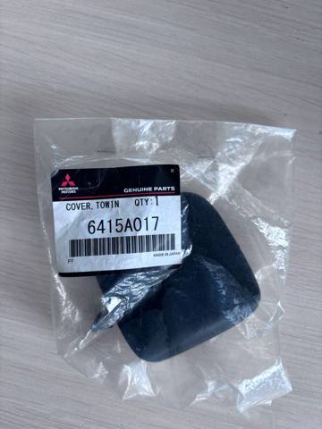Заглушка бампера буксирувального гака, задня 6415A017 MITSUBISHI
