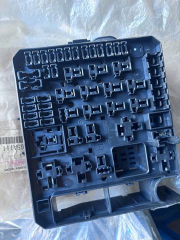 Корпус запобіжників 8565A111 MITSUBISHI