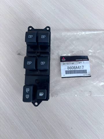 Кнопки переднього лівого склопід'ємника 8608A417 MITSUBISHI