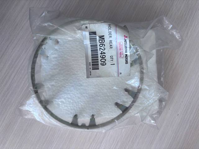 Пружина ковпака маточини MB624909 MITSUBISHI