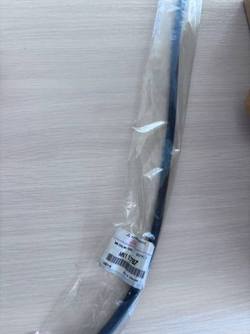 Молдинг лобового скла MN117707 MITSUBISHI