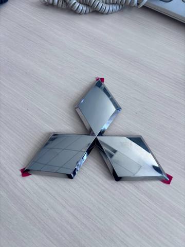 Фірмовий значок решітки радіатора MN167684 MITSUBISHI