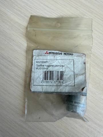Пробка піддона двигуна MN195853 MITSUBISHI