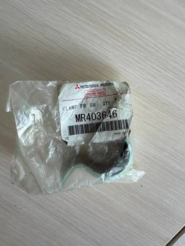 Хомут кріплення втулки стабілізатора, переднього MR403646 MITSUBISHI