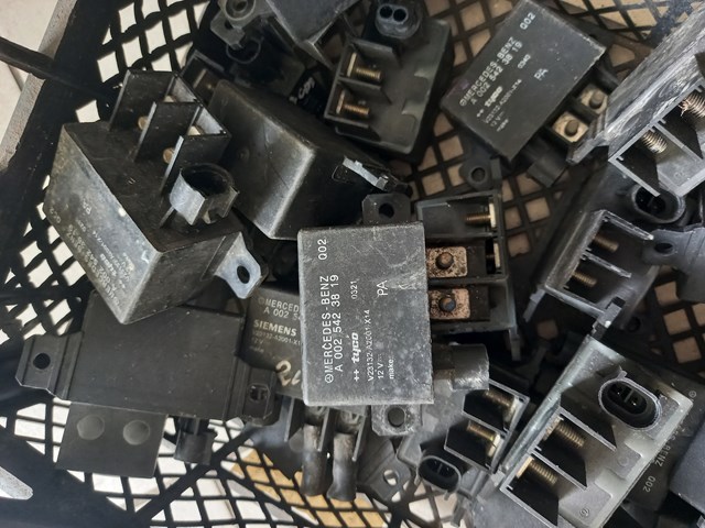Реле високого струму A0025423819 MERCEDES
