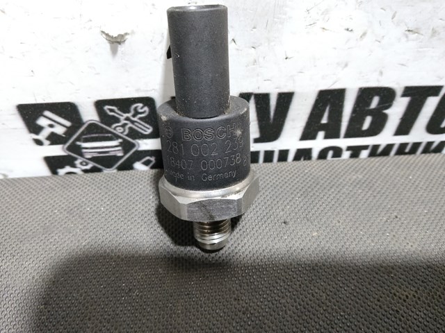 Датчик тиску палива 0281002239 BOSCH