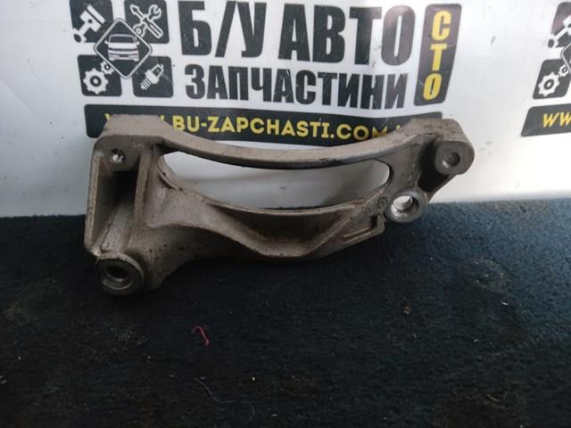 Кронштейн компресора кондиціонера 070260885A VAG
