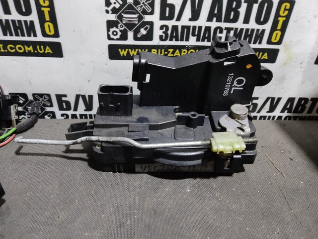 Замок двері правої передньої 13210765 GM