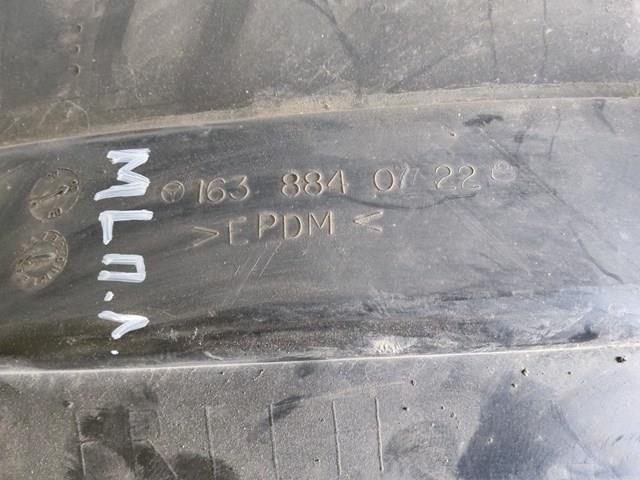 Підкрилок передній лівий 1638840722 MERCEDES