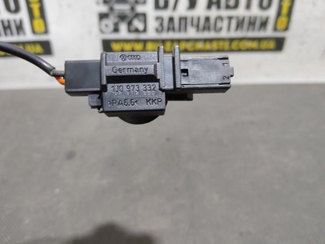 Роз'єм (фішка) генератора 1J0973332 VAG