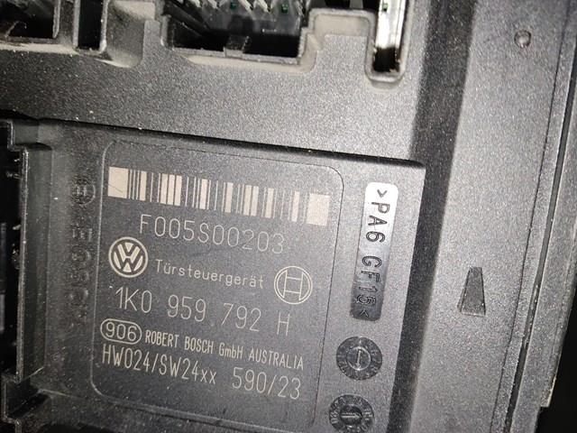 Двигун склопідіймача двері передньої, правої 1K0959792H VAG