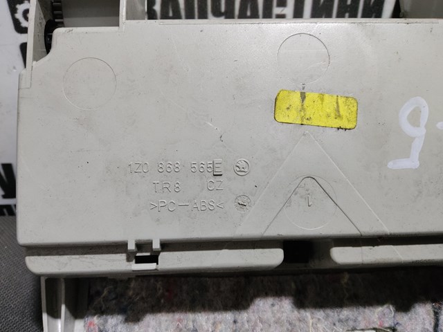 Чохол для окулярів 1Z0868565E VAG