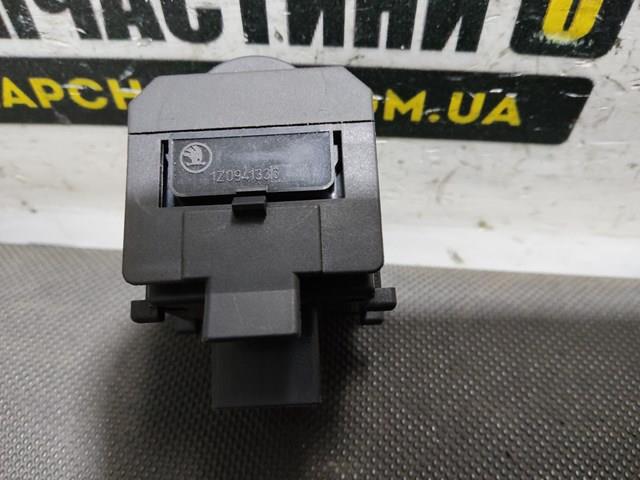 Кнопка коректора фар 1Z0941333 VAG