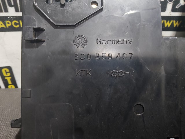 Ящик для рукавичок 3C0858407 VAG