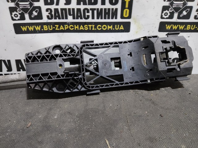 Трос/тяга відкривання замка дверей задньої 3T0837017D VAG