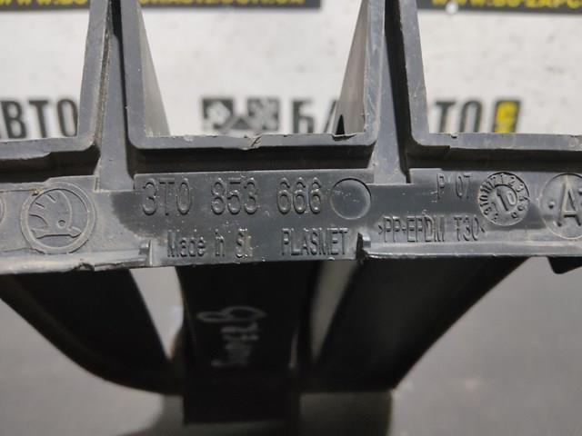 Решітка переднього бампера, права 3T0853666 VAG