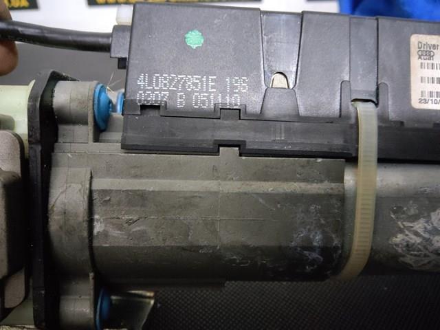 Насос автоматичного закривання задньої 5-ї двері 4L0827851E VAG