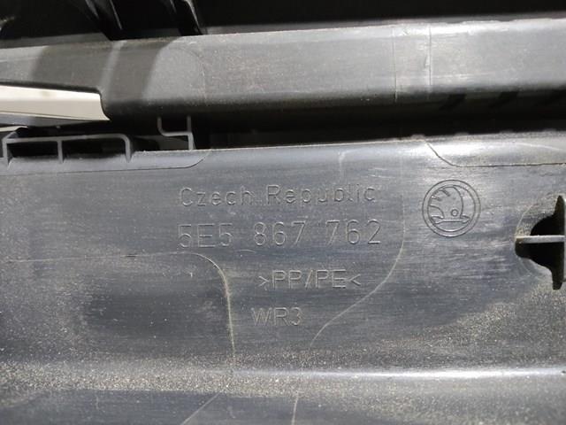 Панель полиці багажного відсіку права 5E5867762 VAG