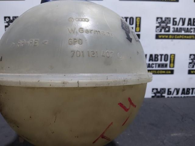 Бачок системи охолодження двигуна розширювальний 701121407C VAG