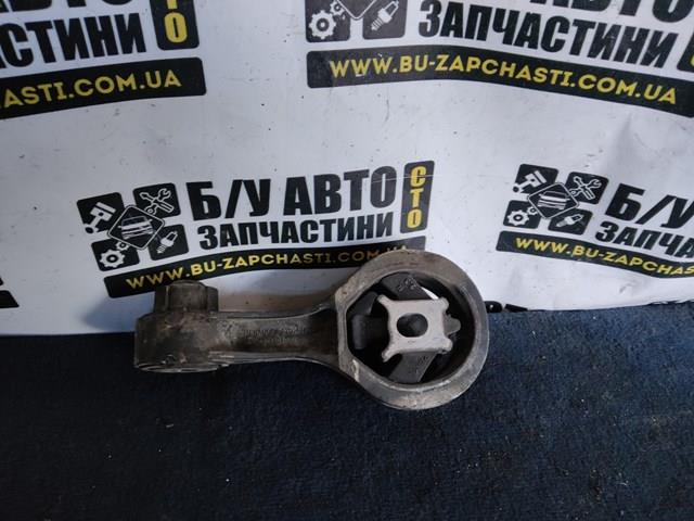 Подушка (опора) двигуна, права верхня 8200404271 RENAULT