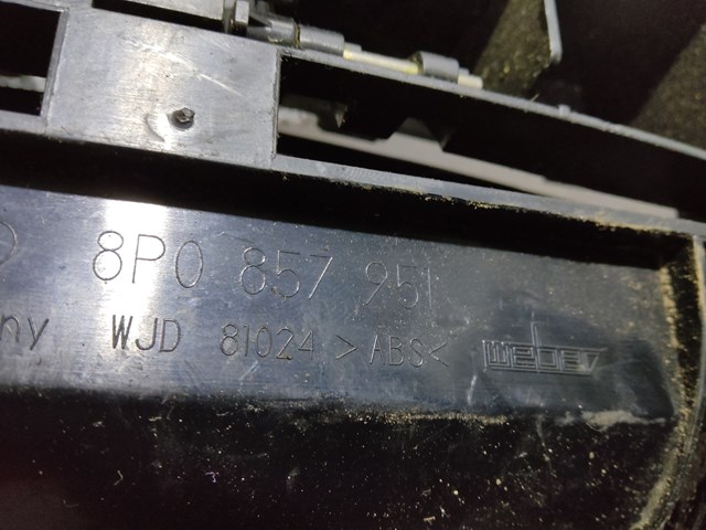Попільничка 8P0857951 VAG