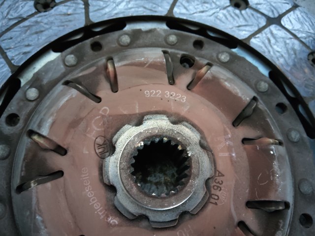 Диск зчеплення 9223223 OPEL